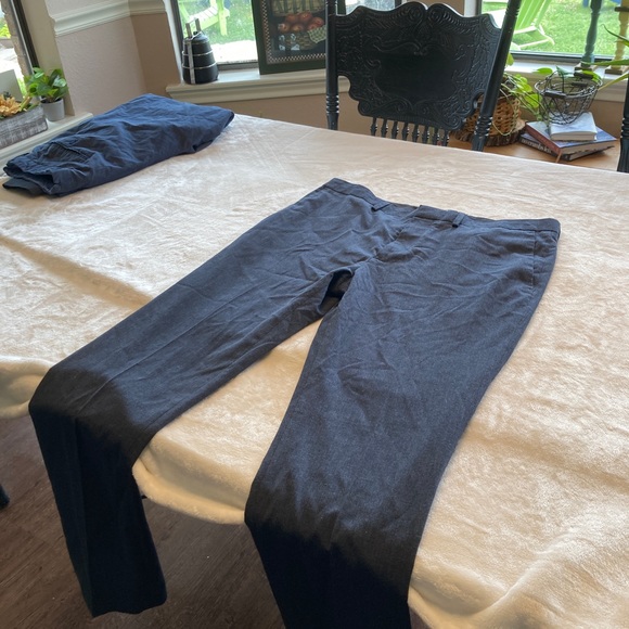 Mens Topman Gray Slacks. Size 34R. - Picture 3 of 3